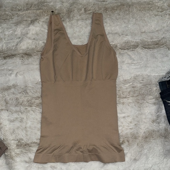 Bundle of 3 skinny girl body shaping slimming tank tops (577) - Picture 3 of 4